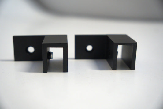 Left-facing Top Clamp 90 from Best Glass Parts, designed for secure glass installation, shown in the image.