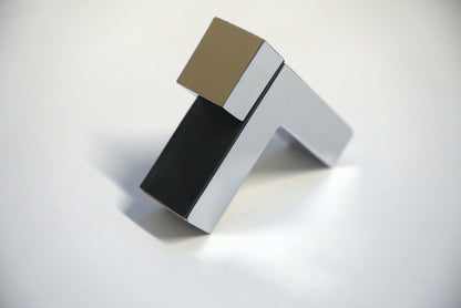 Showcase Shelf Bracket Tap square