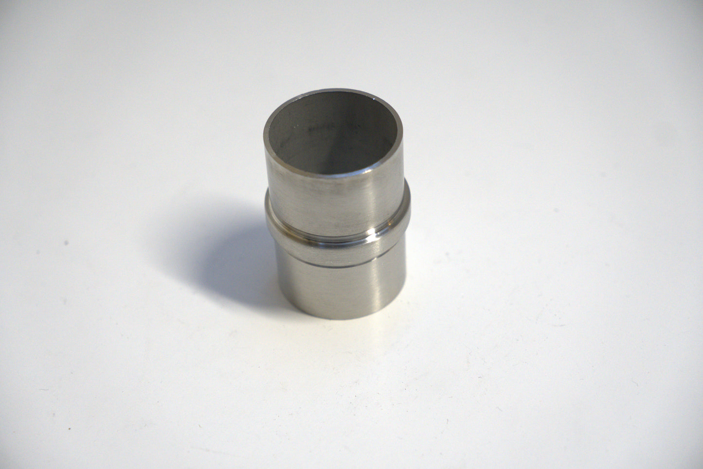 Round handrail connector by Best Glass Parts, model SGV07088, designed for seamless glass railing installations.