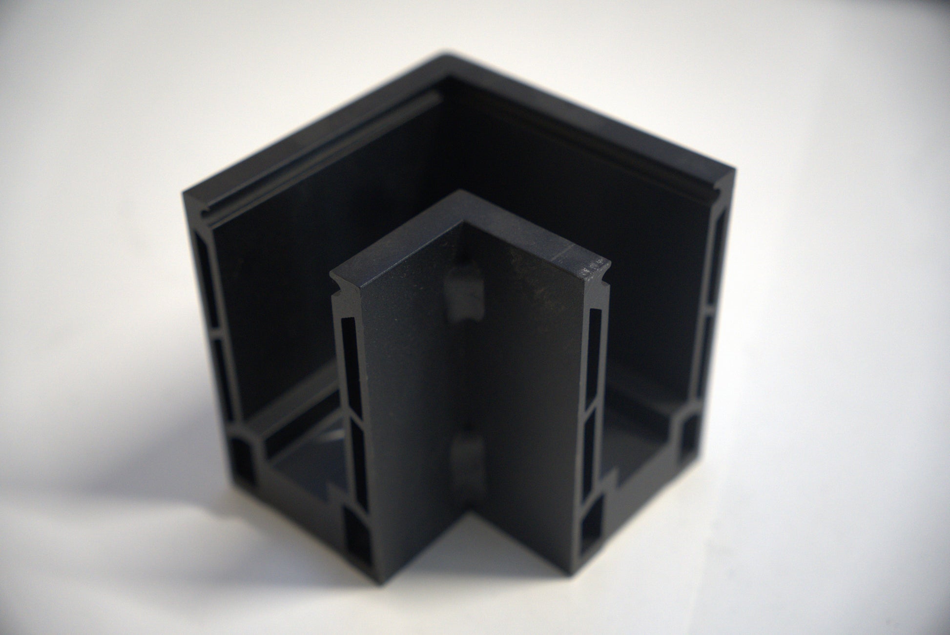 Shoe Base 90 by Best Glass Parts, clear glass shoe base with rounded edges, designed for glass footwear displays.