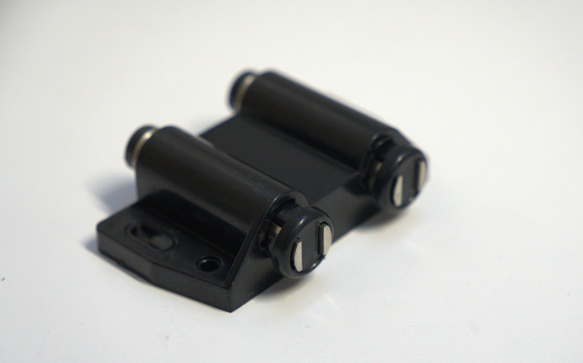 Best Glass Parts Showcase Push To Open Magnet Double, sleek metal display hardware with magnetic closure for secure mounting.