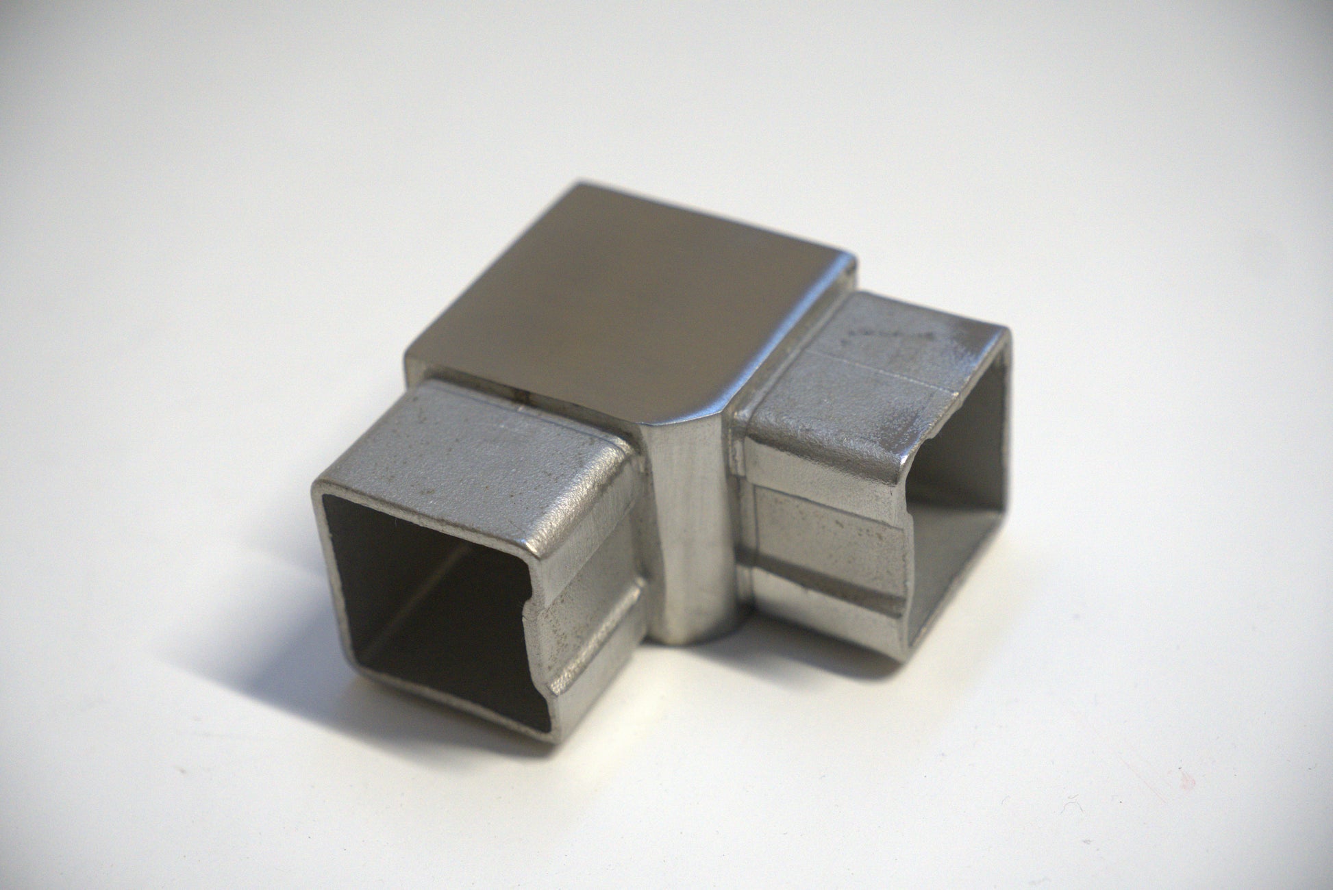 Square handrail top with 90-degree contact for railing, designed for vertical installation by Best Glass Parts.