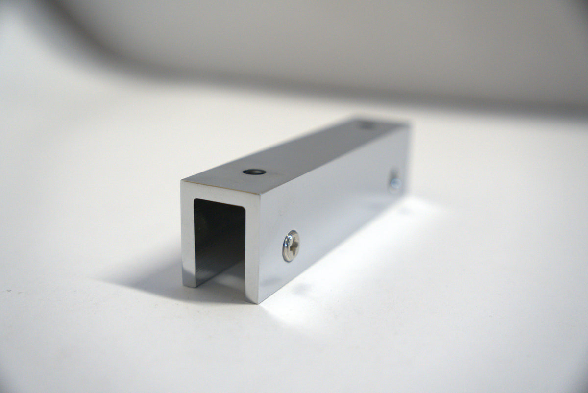 Best Glass Parts Top Clamp 180 with sturdy metal construction and adjustable screw for secure glass panel installation.