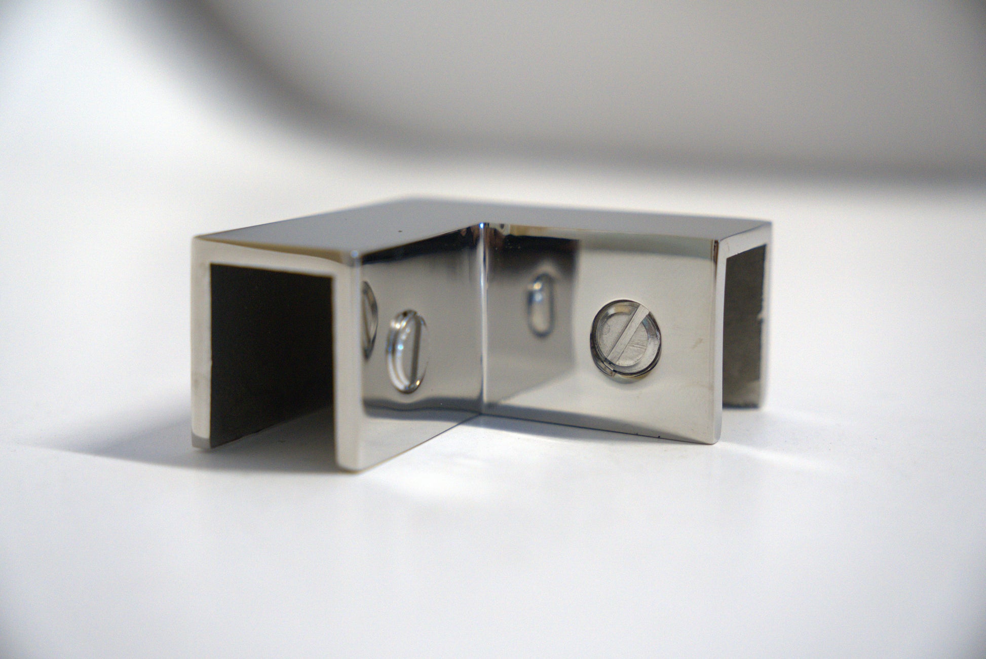 Top Clamp 90 by Best Glass Parts, stainless steel construction, designed for securing glass panels in architectural applications.