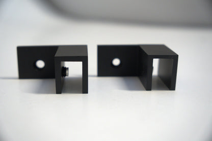 Left-facing Top Clamp 90 from Best Glass Parts, designed for secure glass installation, shown in the image.